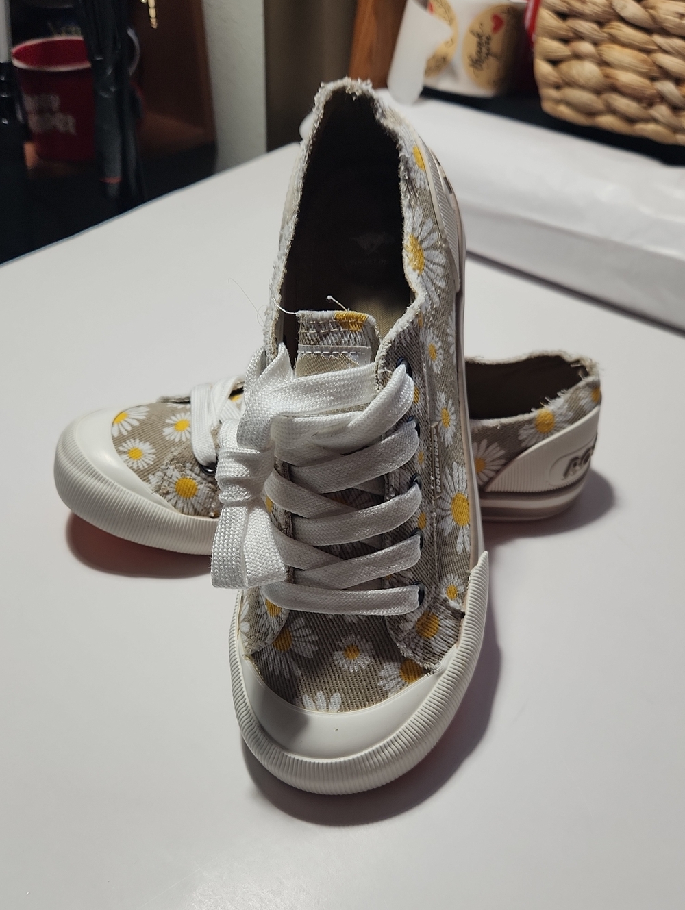 Women's Daisy Print Canvas Sneakers - White & Yellow - Picture 2 of 6